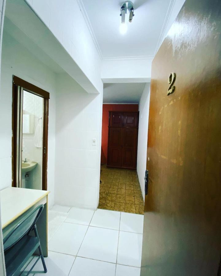 E Economica - Bairro Pinheiros, Proximo Hospital Clinicas E Incor, Oscar Freire, Av Paulista, Allianz, Madalena E Facil Acesso Ao Ibirapuera E Morumbi Hostal São Paulo
